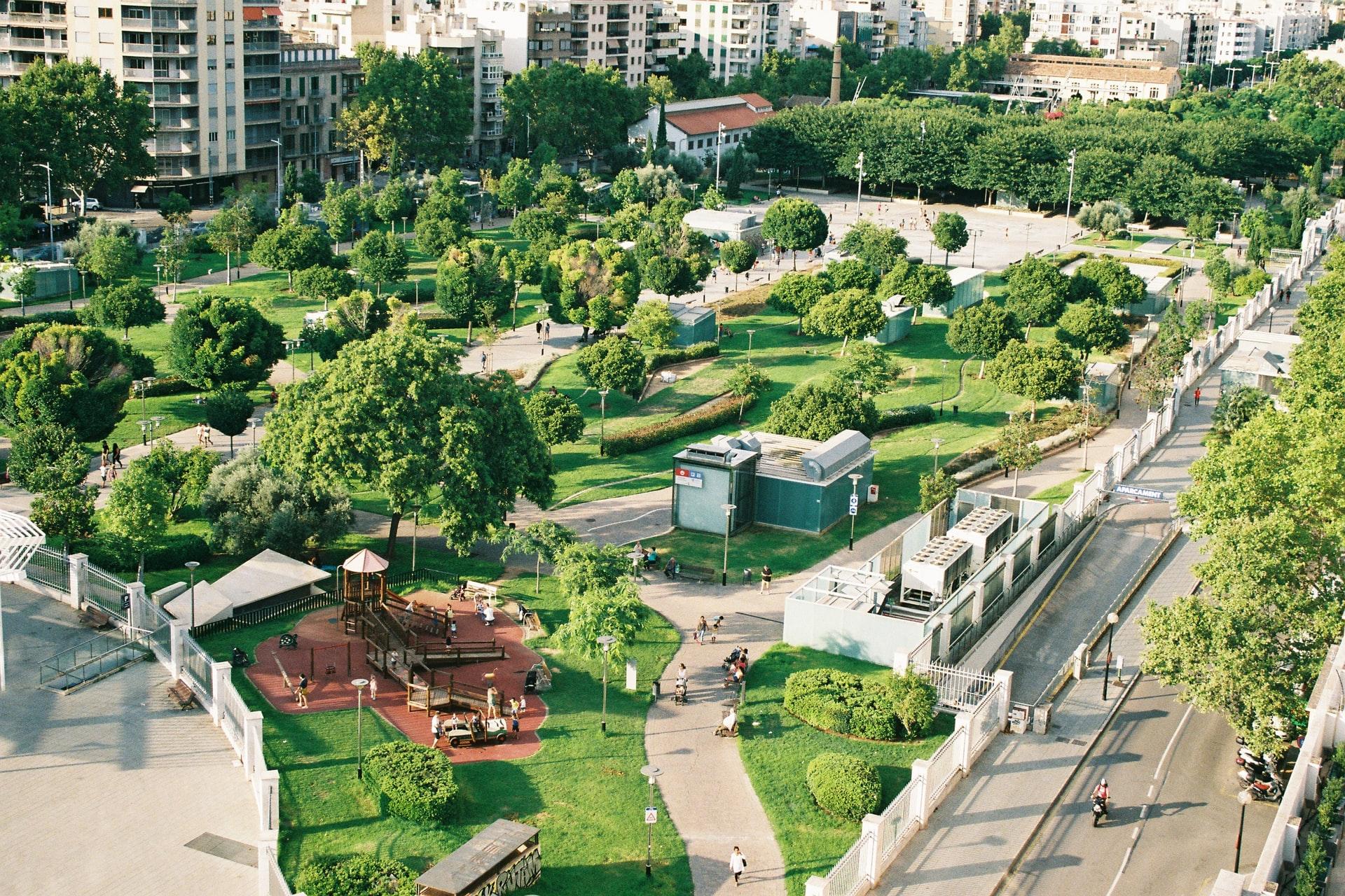 - Espaços ⁣Verdes: Refúgios Naturais no Coração da Cidade